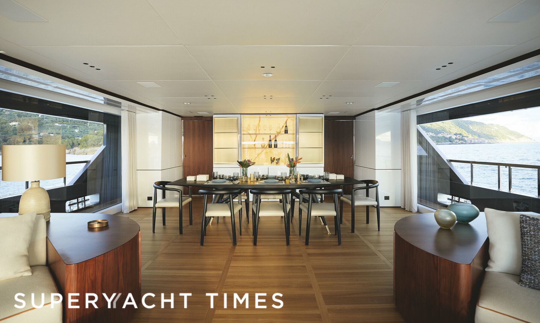 Rebeca yacht dining