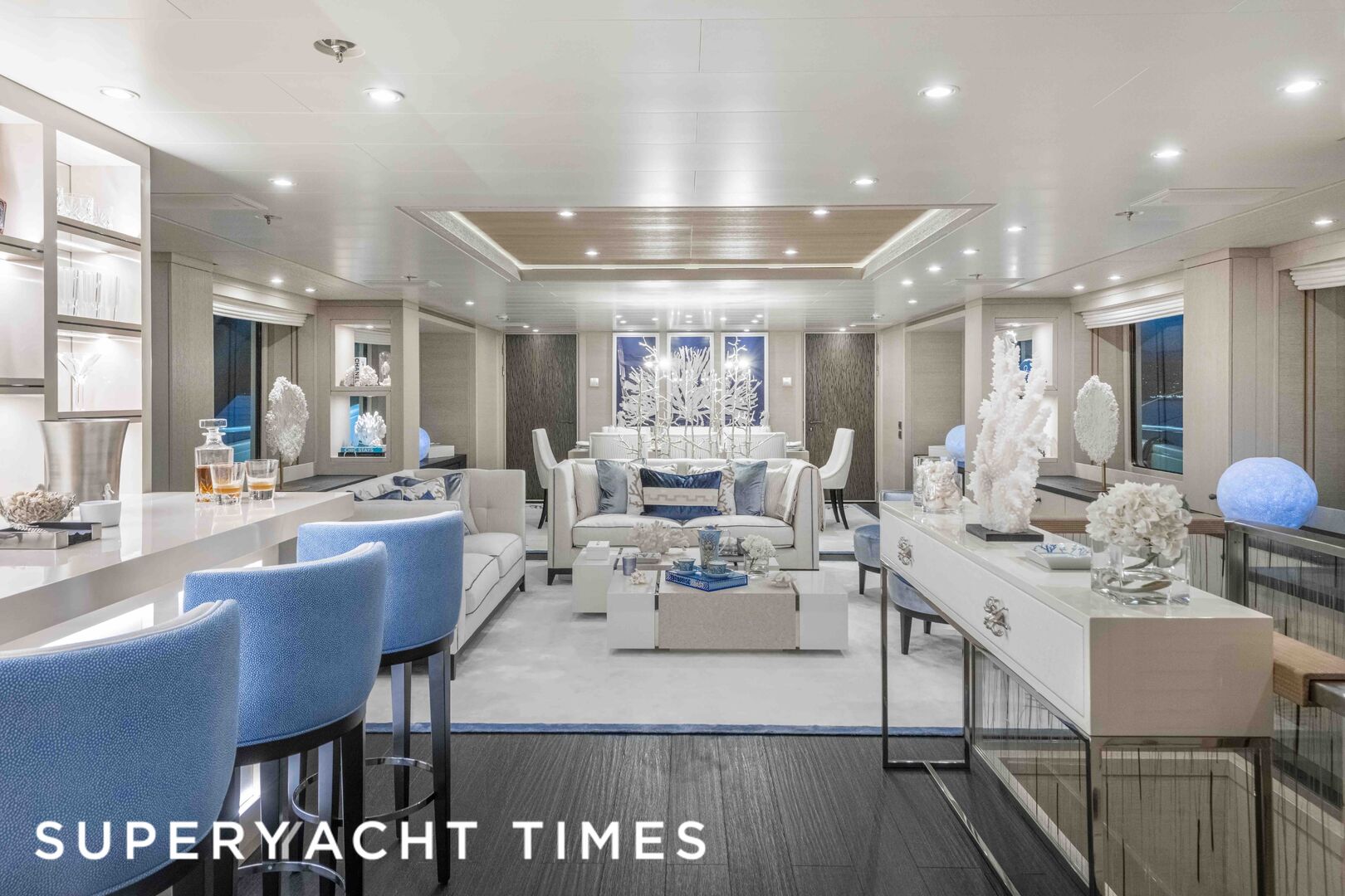 Spirit yacht saloon