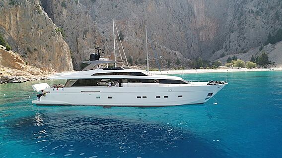 Lexsea yacht anchored 