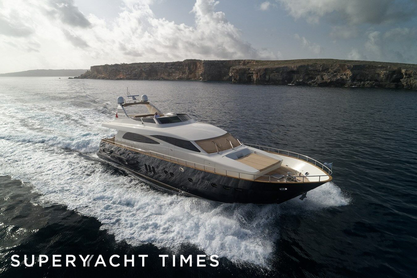 Annabel yacht cruising