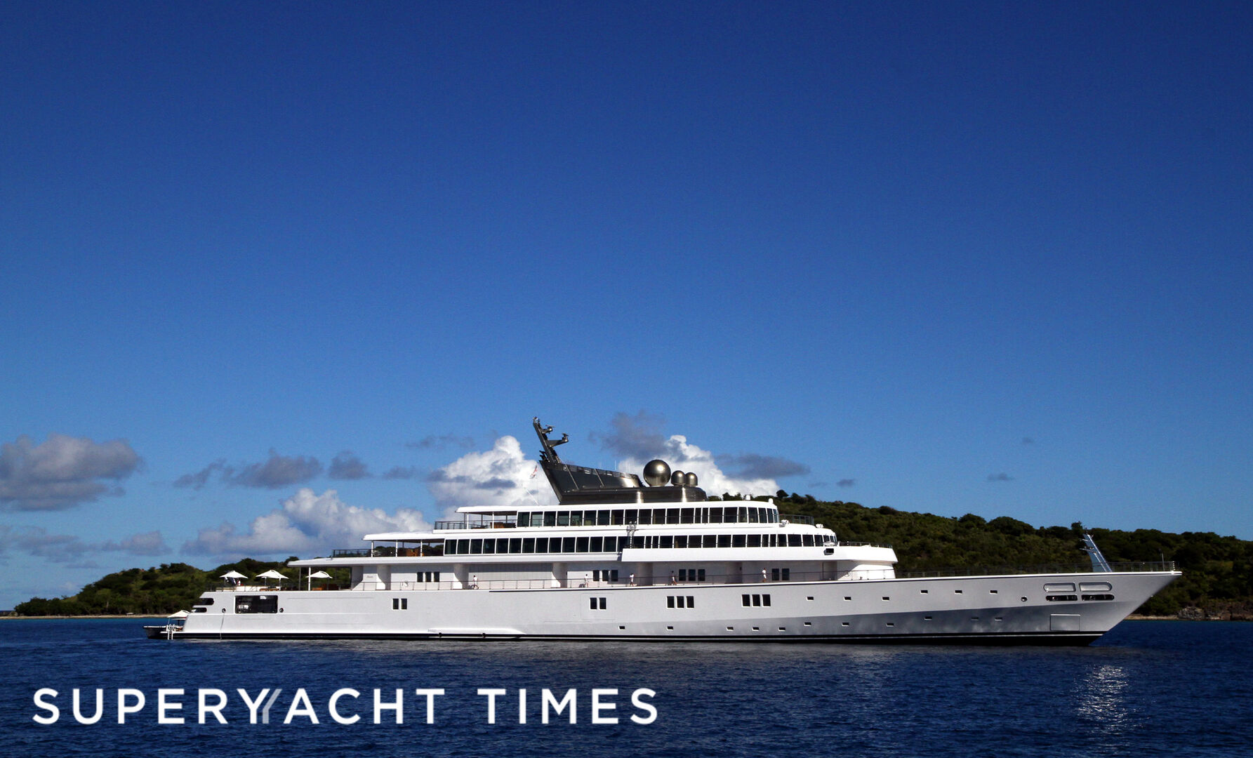 Motor yacht Rising Sun in US Virgin Islands
