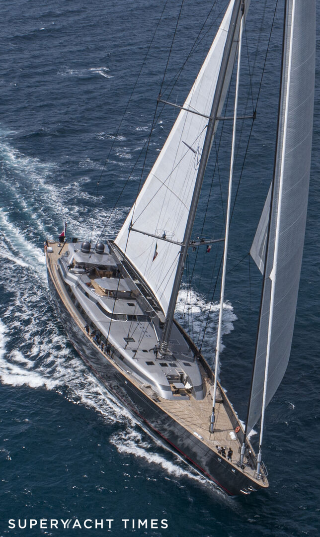 M5 yacht sailing