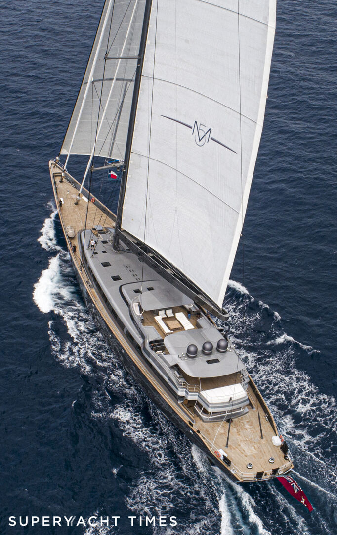 M5 yacht sailing
