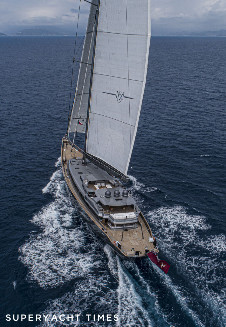 M5 yacht sailing