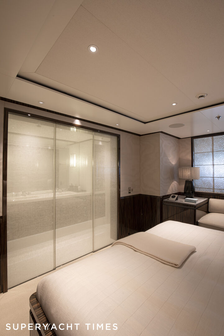 M5 yacht stateroom