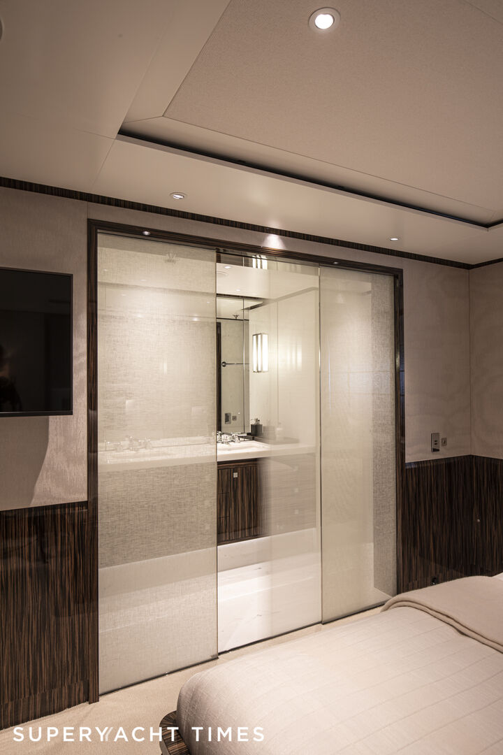 M5 yacht stateroom