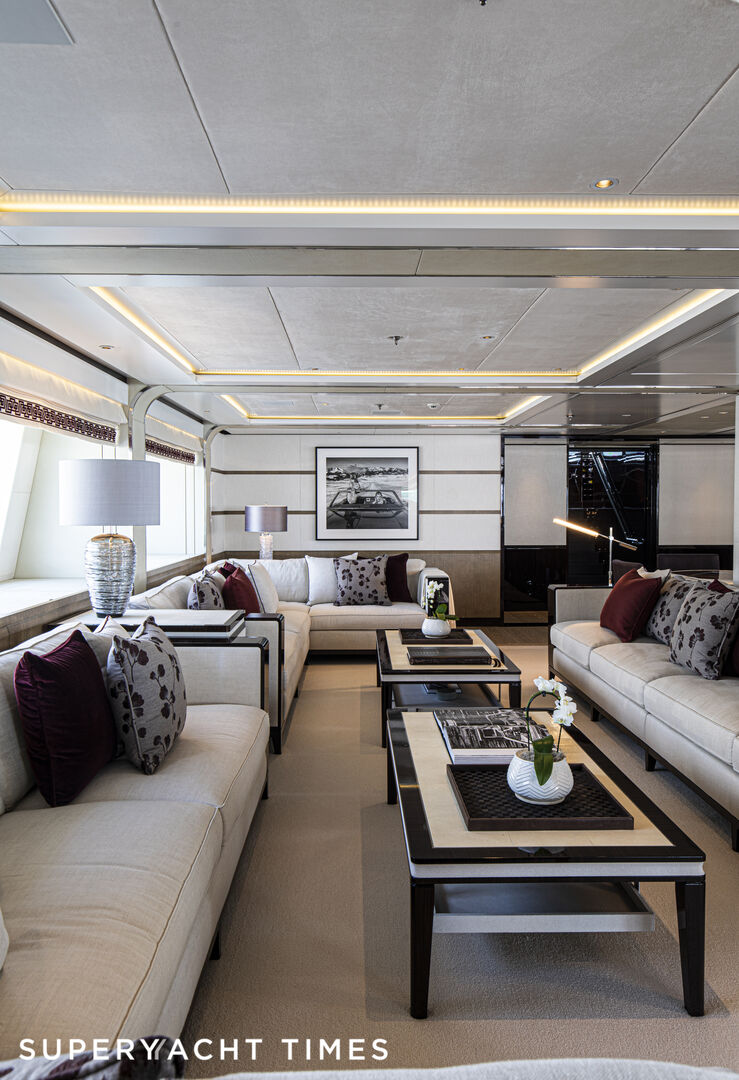 M5 yacht saloon