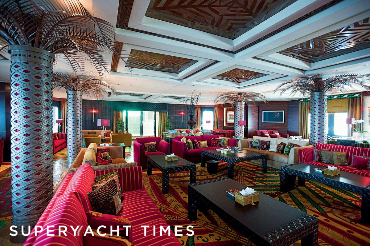 Dubai yacht saloon