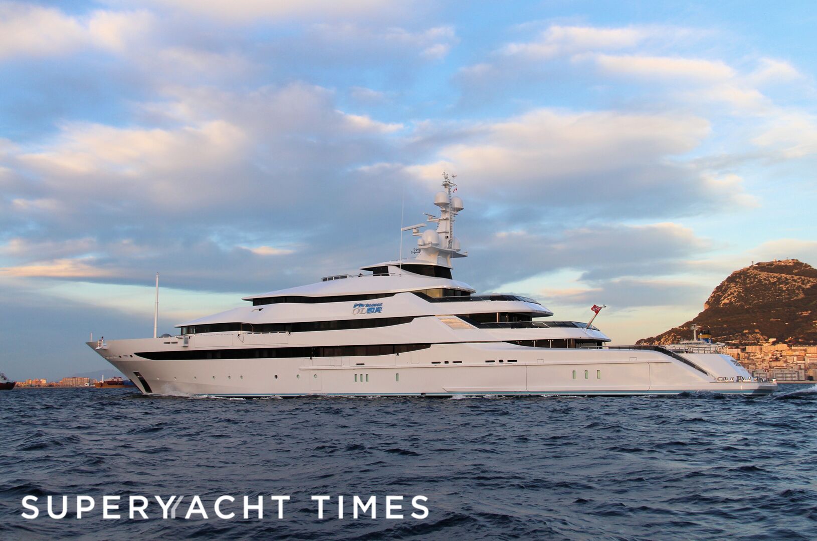 St. Princess Olga cruising o Gibraltar