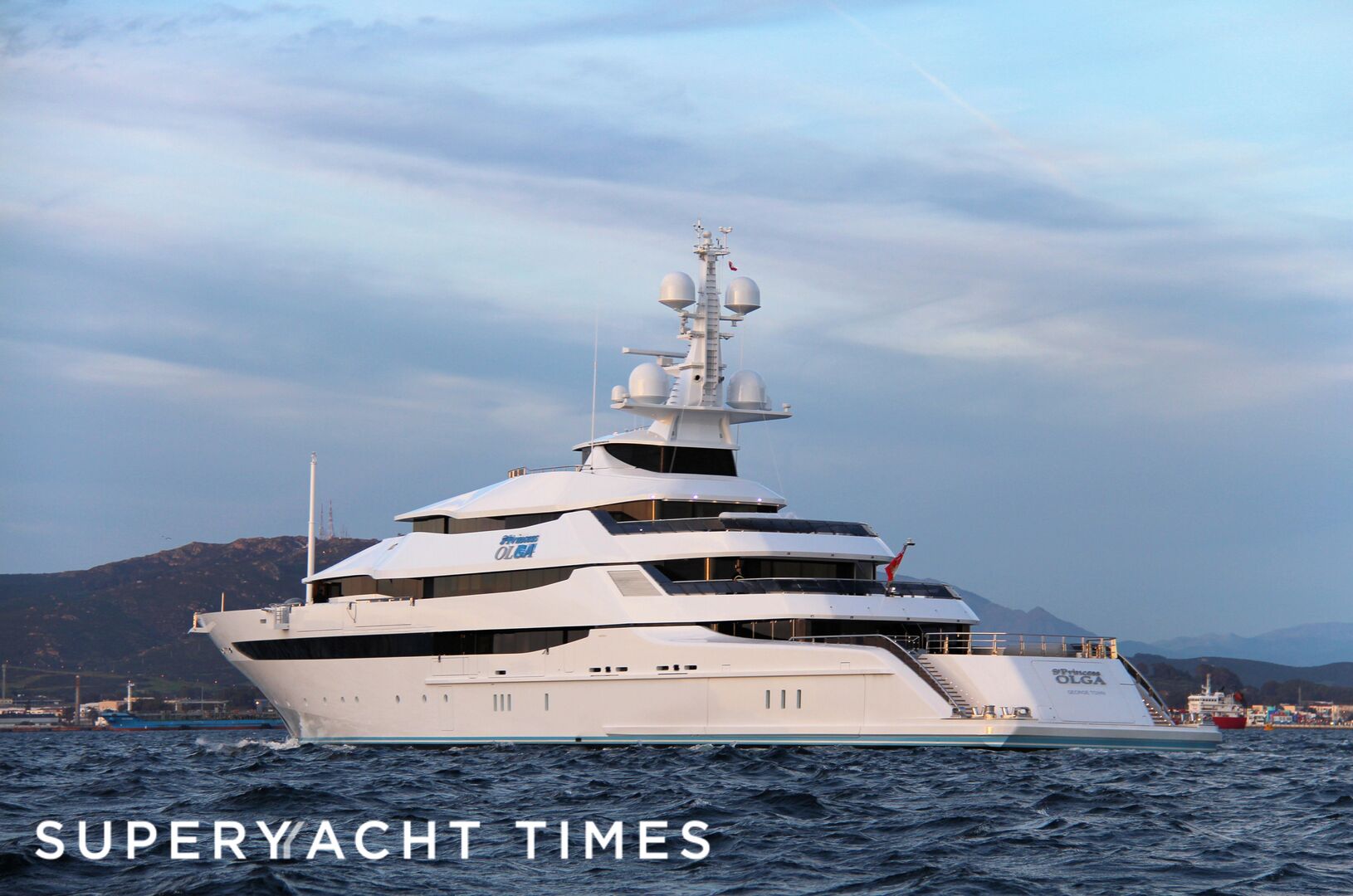 St. Princess Olga cruising o Gibraltar