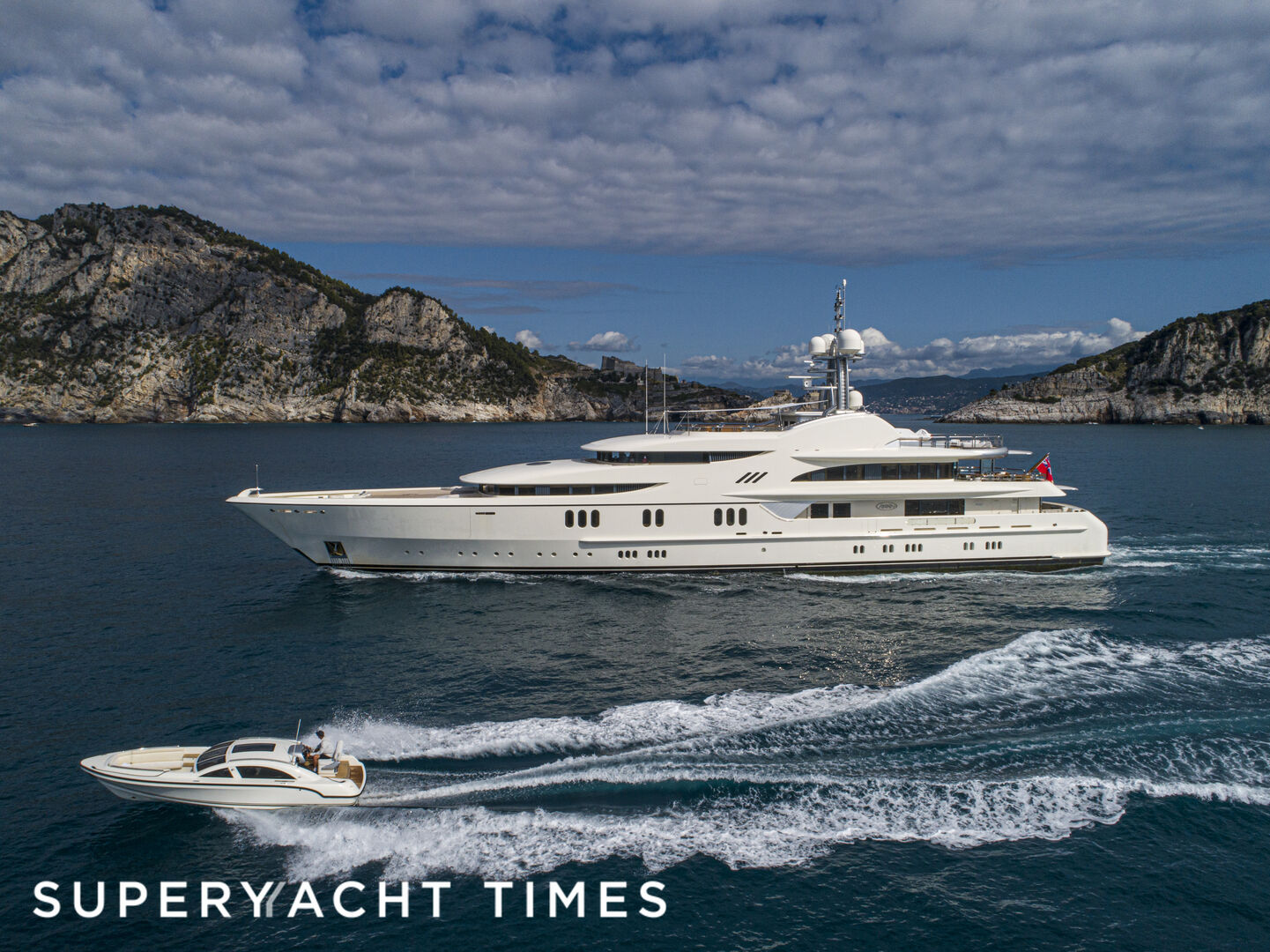 Anna I yacht cruising