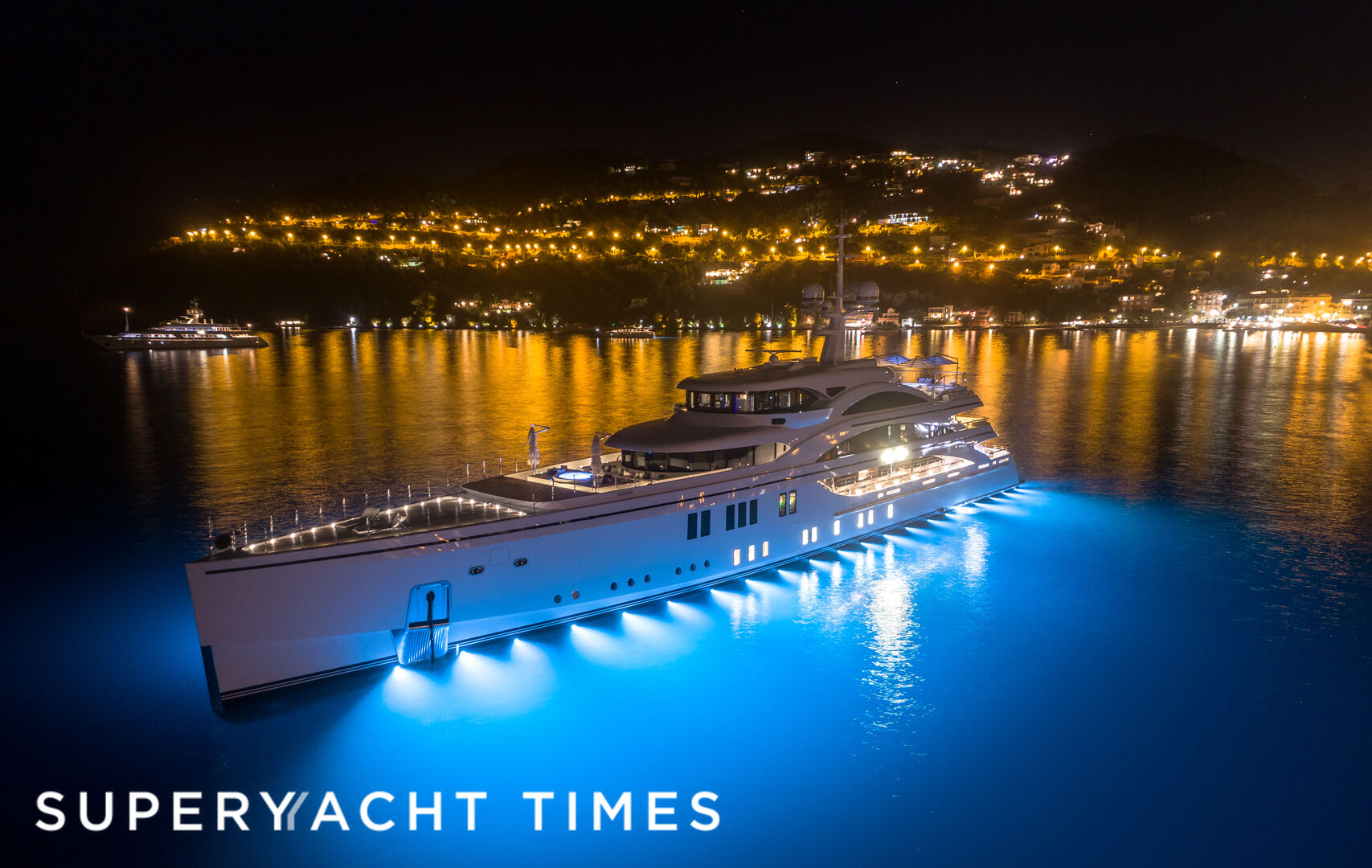 How to get the best underwater lighting for your yacht