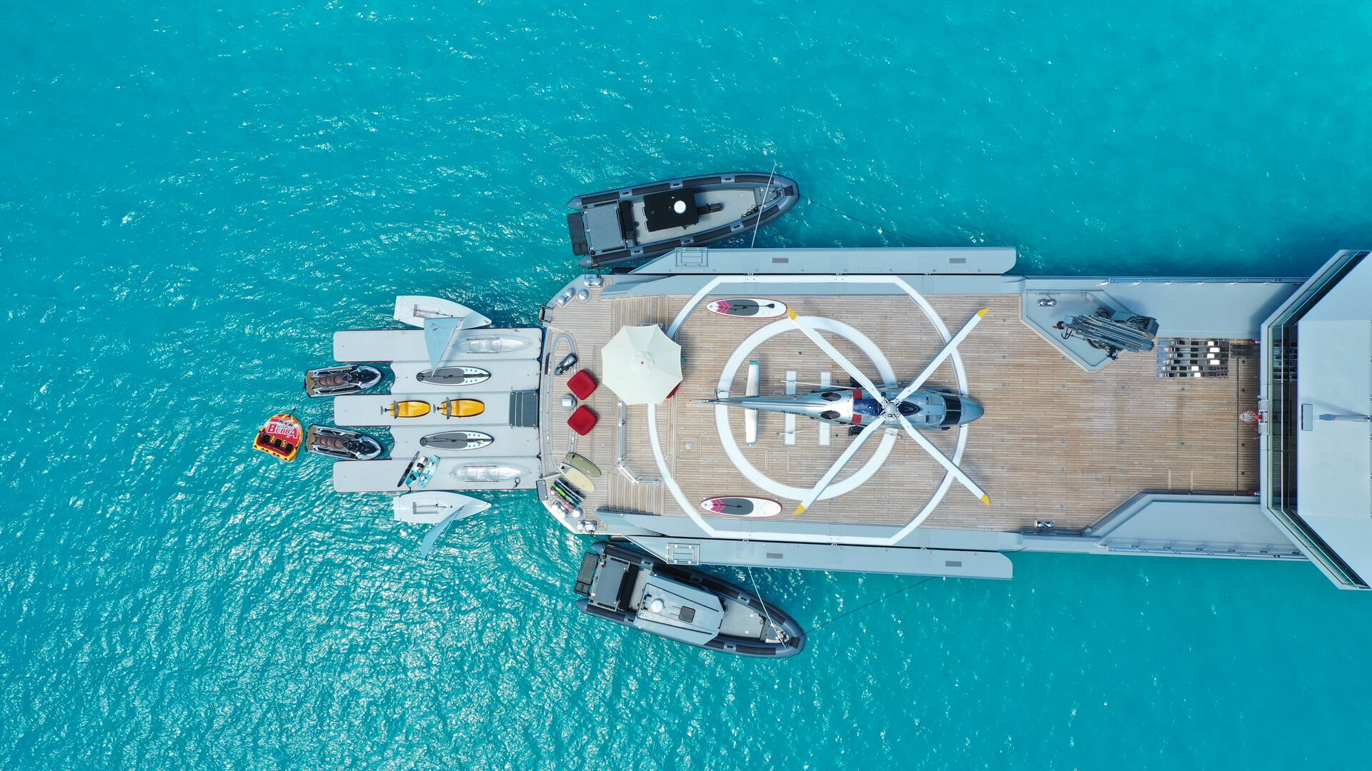 Bold yacht toys aerial