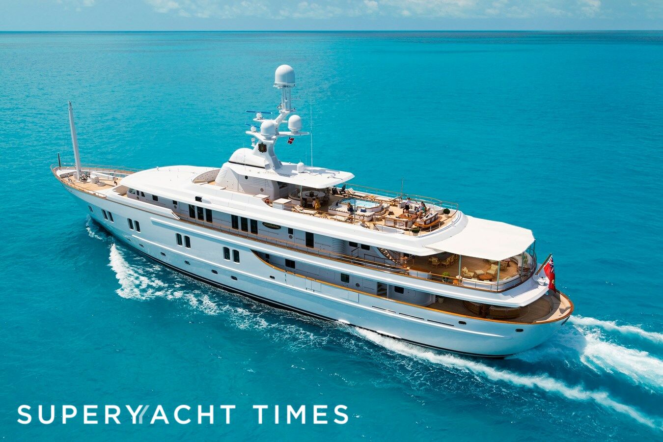 ⤵️しました❗微笑ましい姿の　カリン　ノーム　CAIRN 　ボート Onboard 61m CRN superyacht Katharine showcasing a chateau-inspired