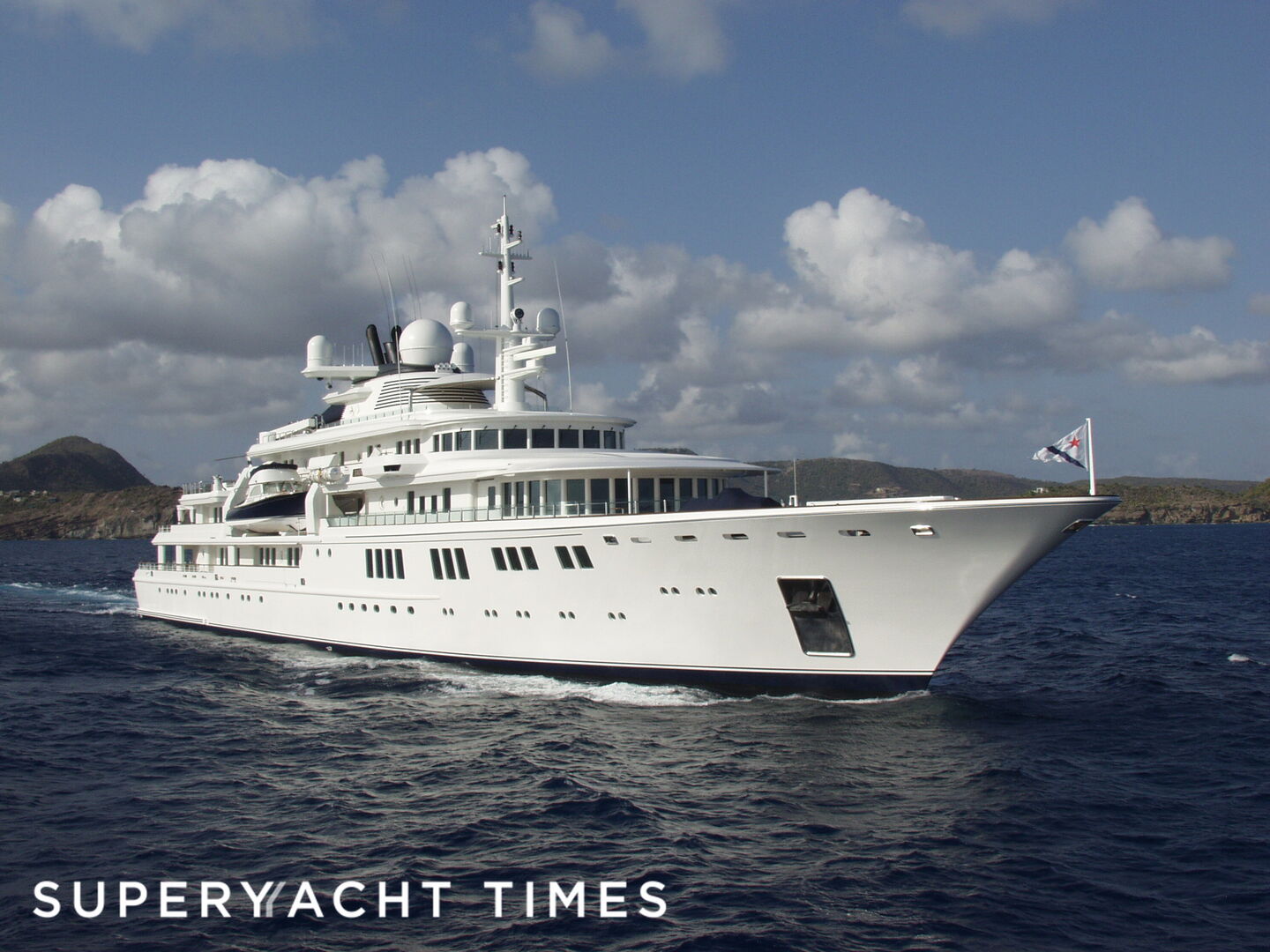 Tatoosh yacht cruising