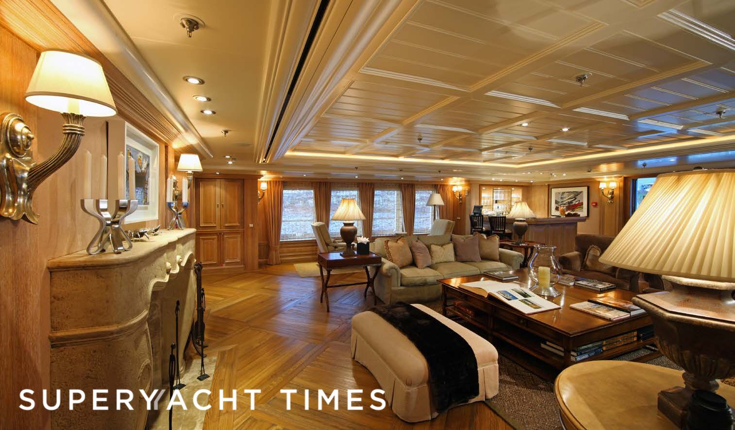 Tatoosh yacht saloon