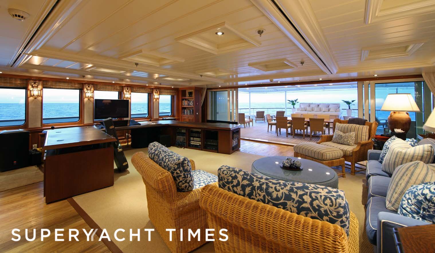 Tatoosh yacht saloon