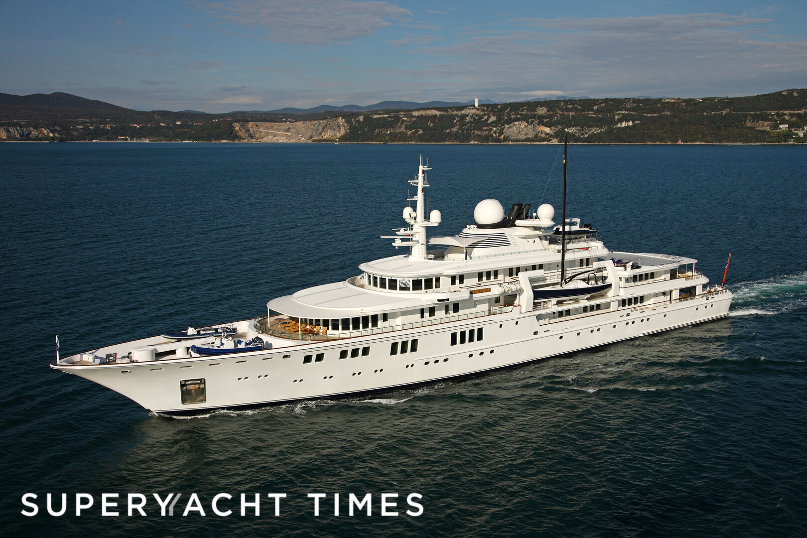 Tatoosh yacht cruising