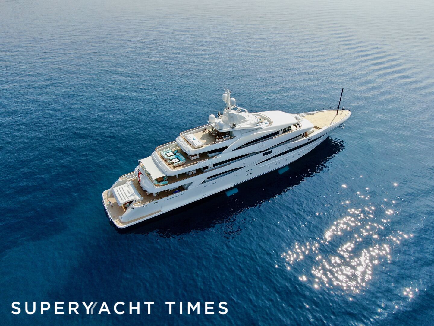 Mimtee yacht anchored