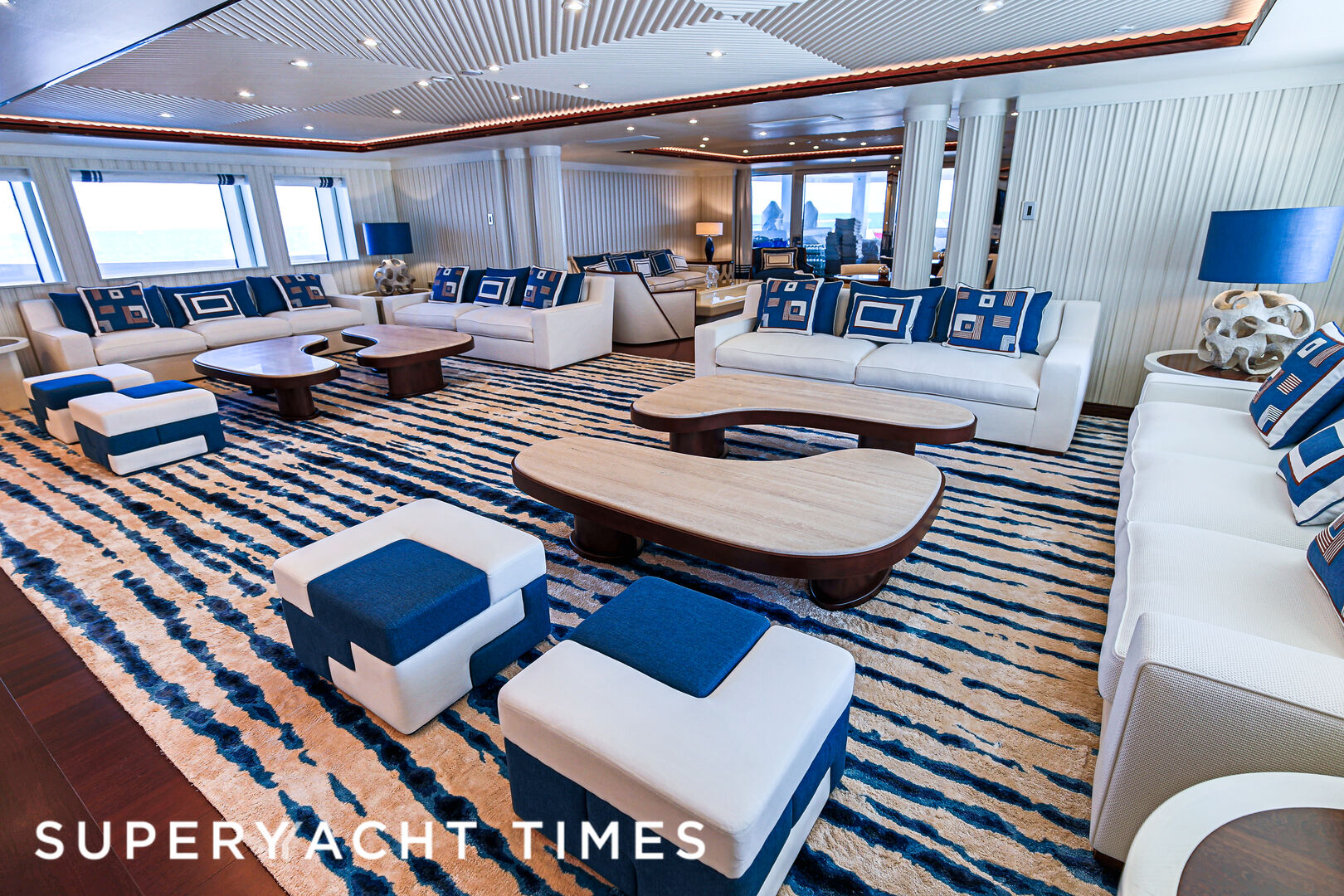 Mimtee yacht saloon