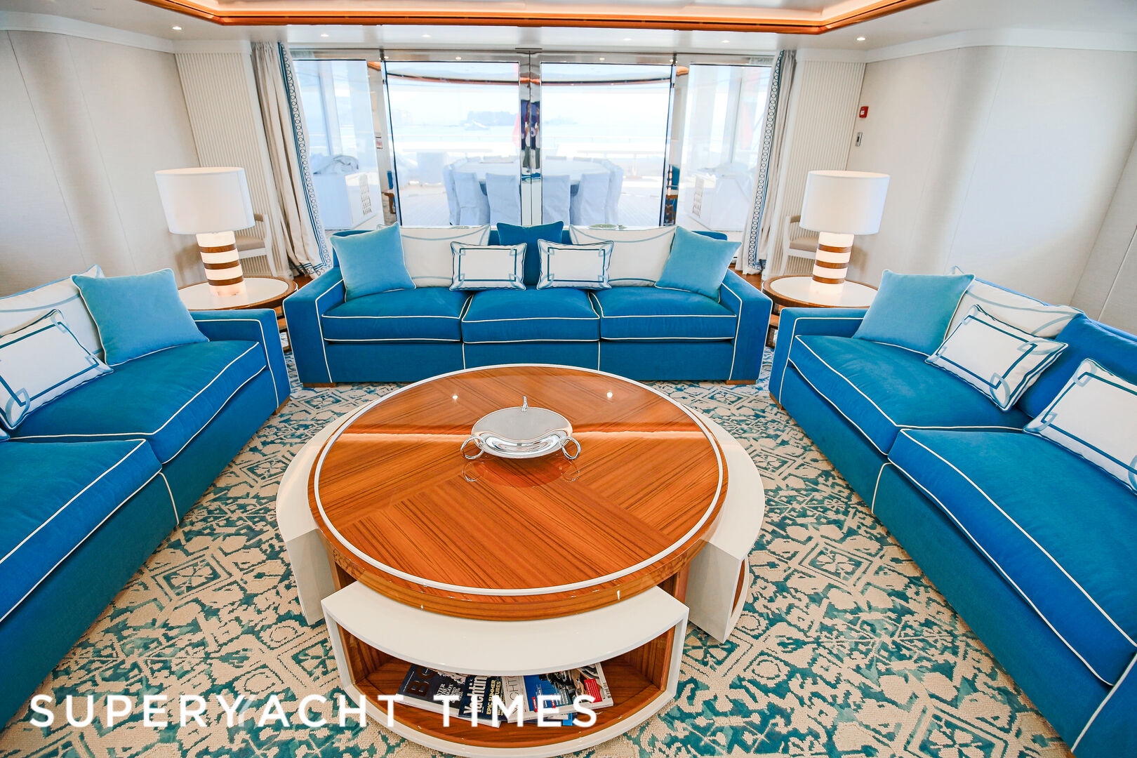 Mimtee yacht saloon
