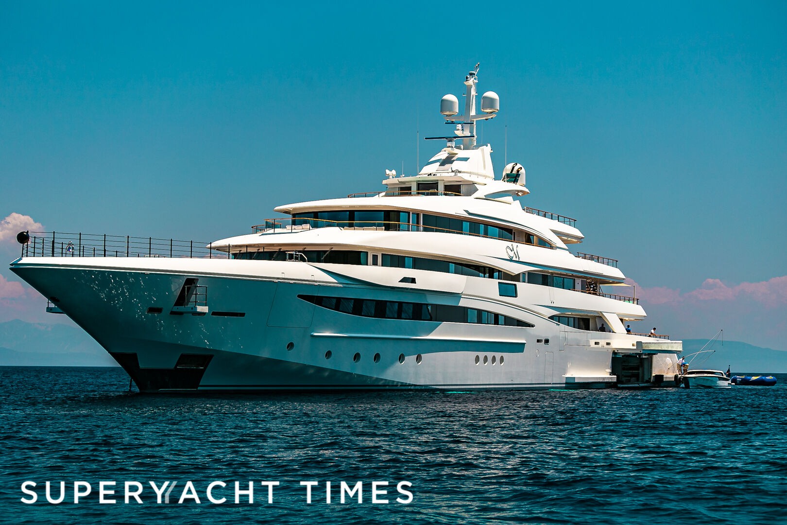 Mimtee yacht anchored