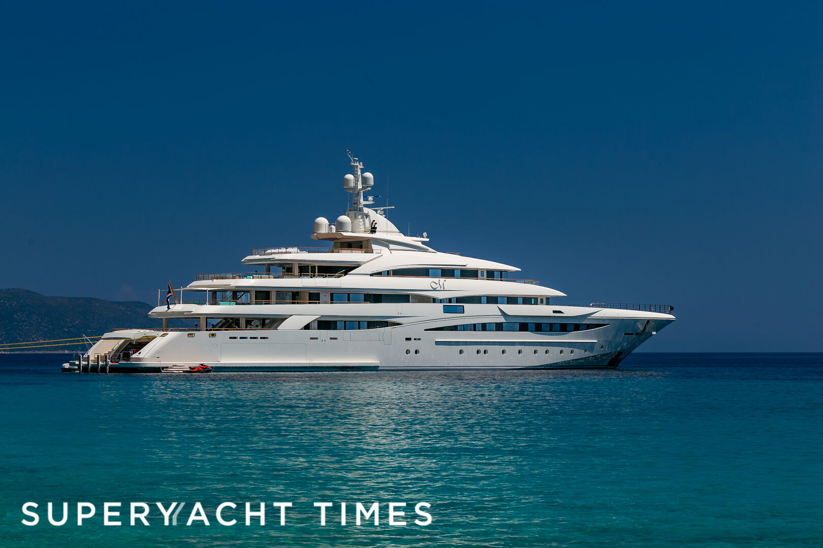 Mimtee yacht anchored
