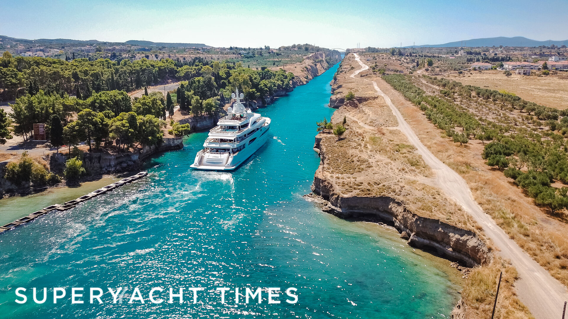 Mimtee yacht in Corinth Canal