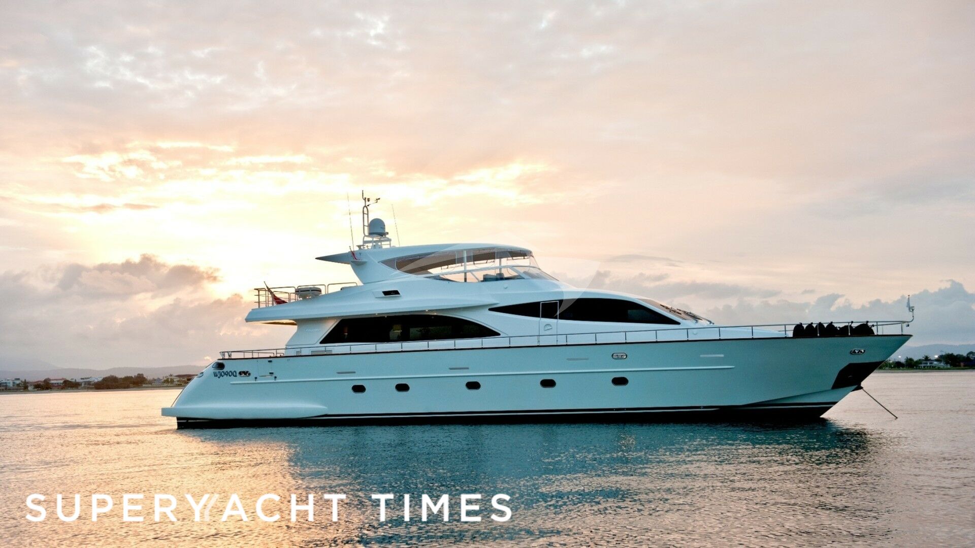 Amorina yacht anchored
