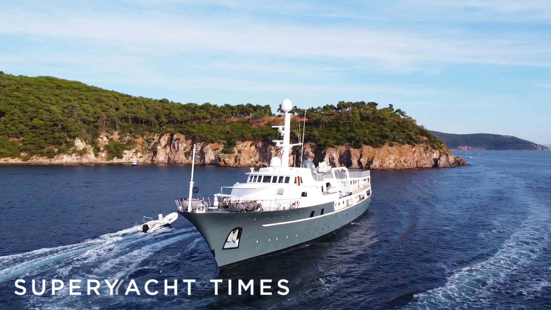 61m yacht Voyager on the market