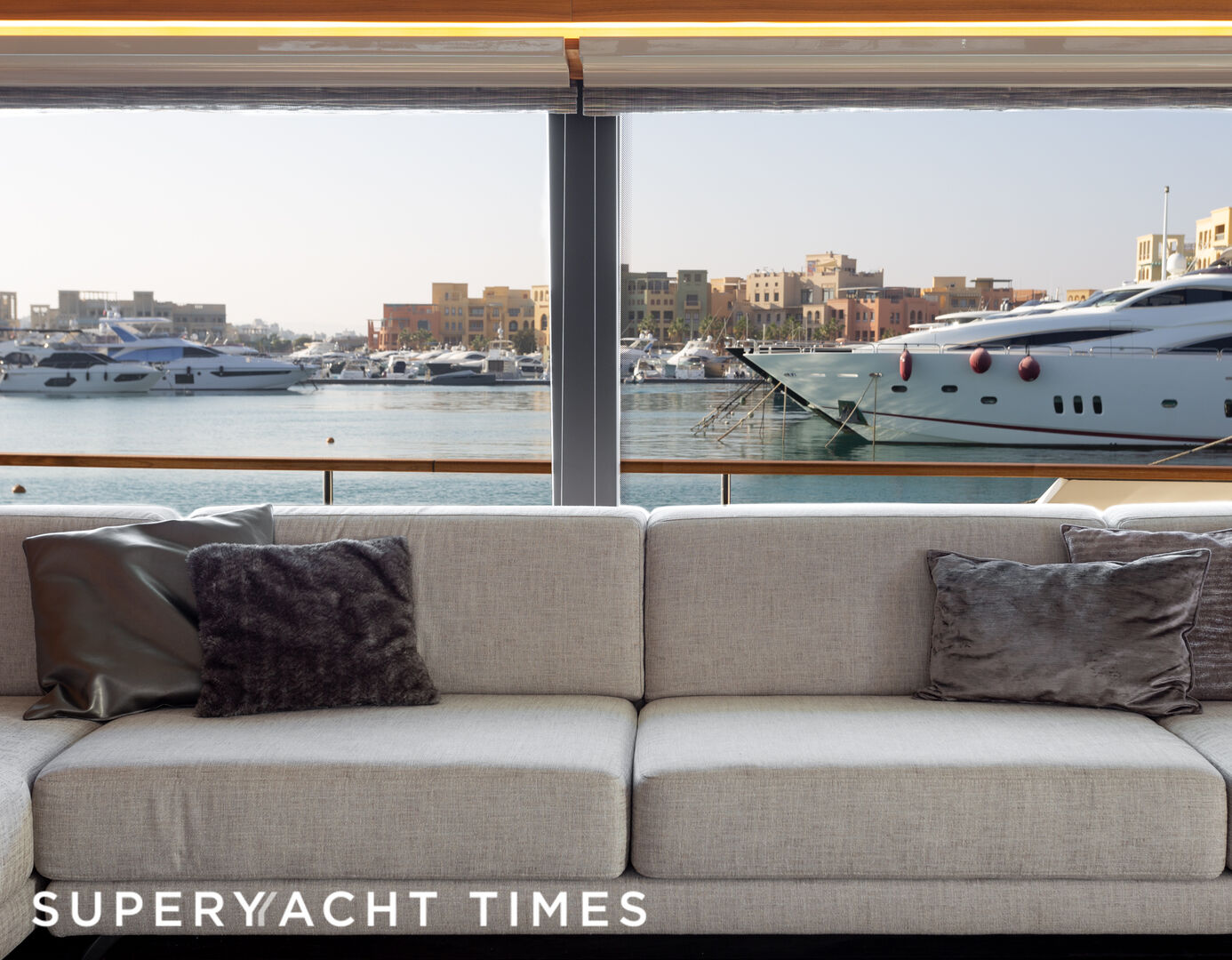 Mira yacht saloon