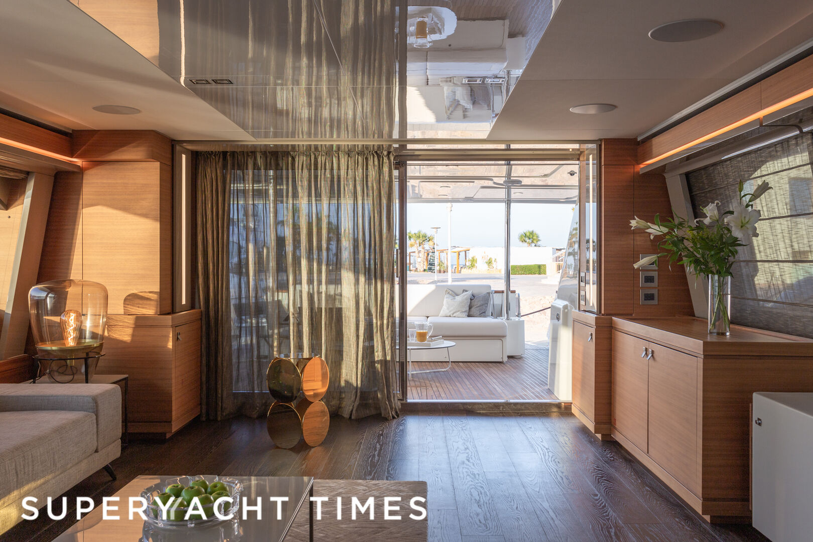 Mira yacht sky lounge