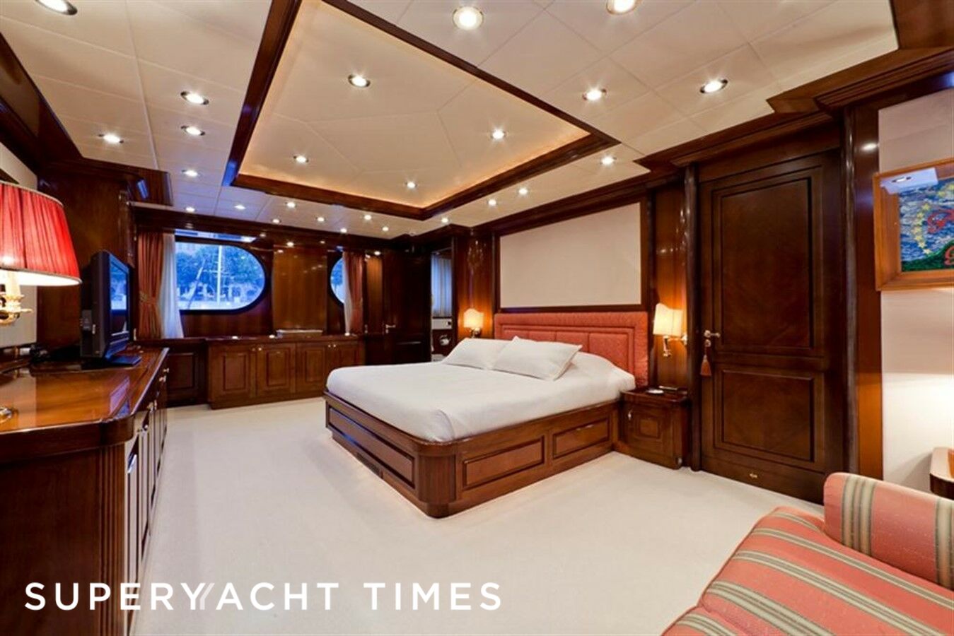 Sophie Blue yacht stateroom