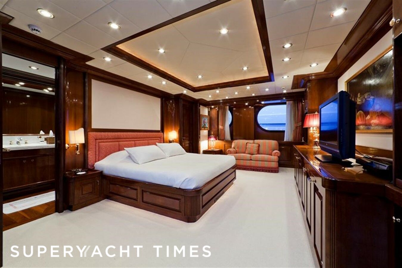 Sophie Blue yacht stateroom