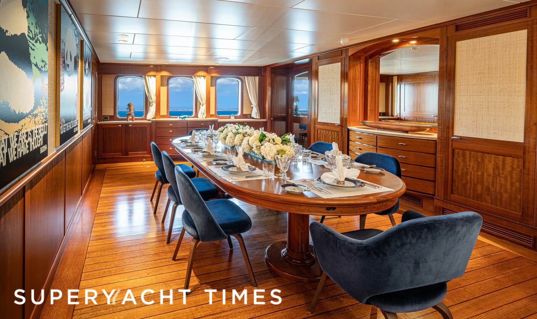 Asteria yacht dining