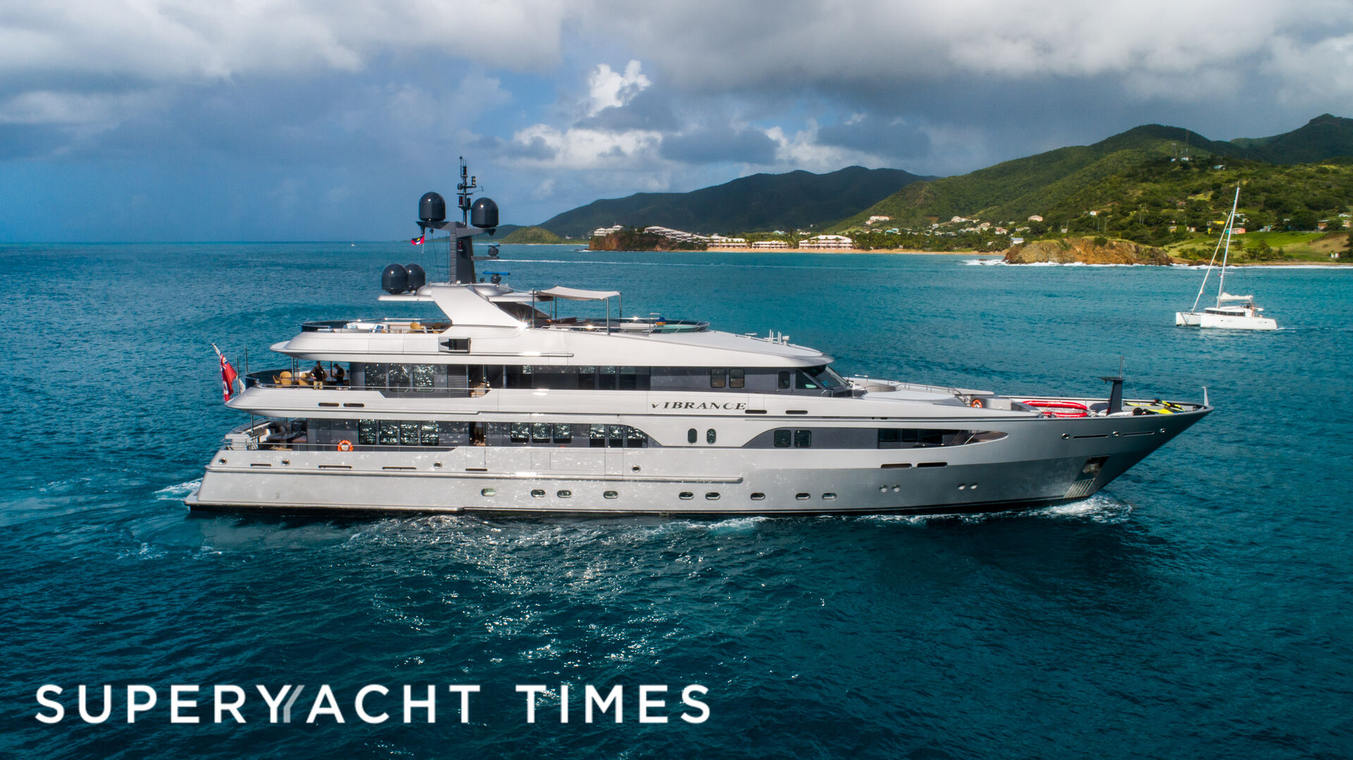 Vibrance yacht cruising