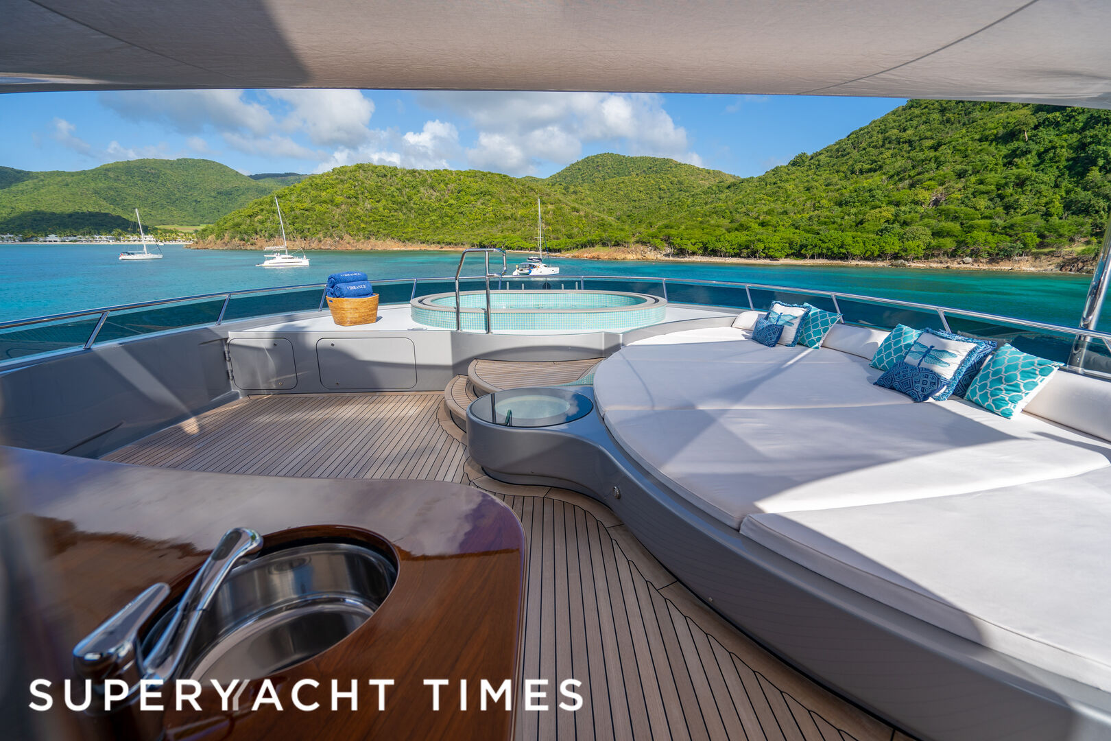 Vibrance yacht sun deck and jacuzzi