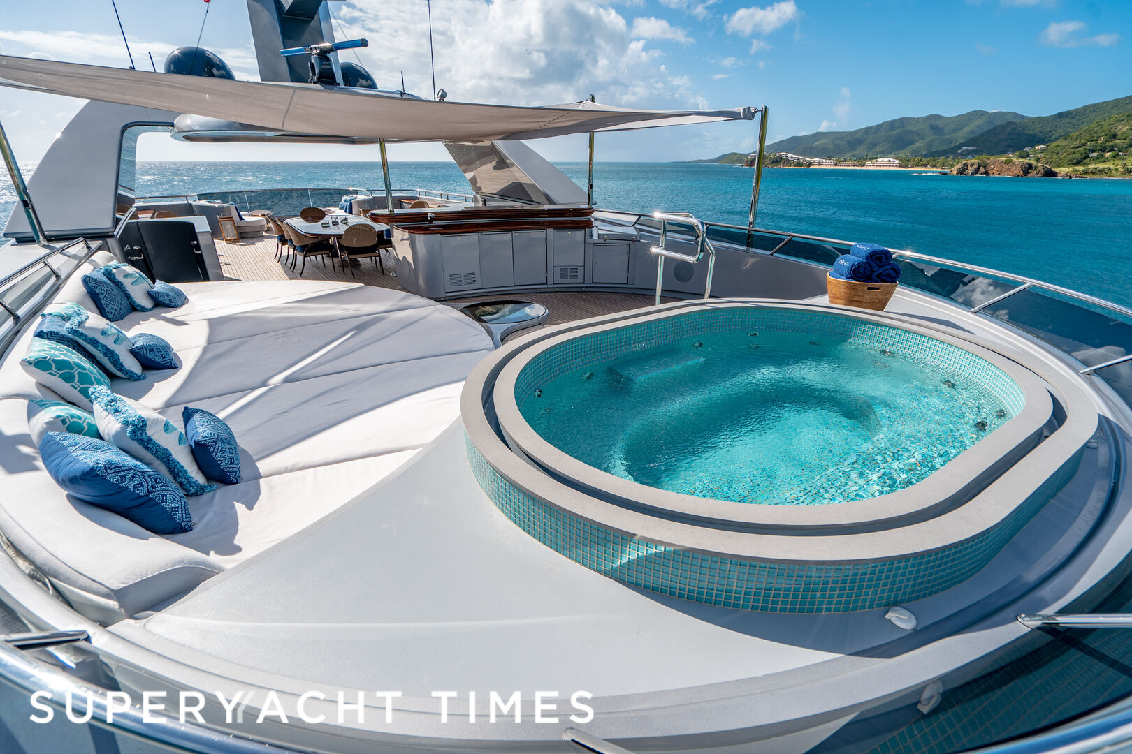 Vibrance yacht jacuzzi