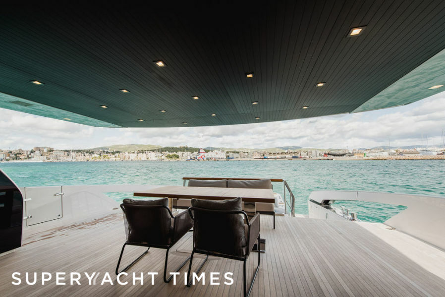 Zazzazu II yacht upper deck