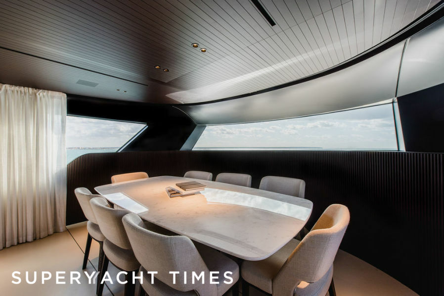 Zazzazu II yacht dining