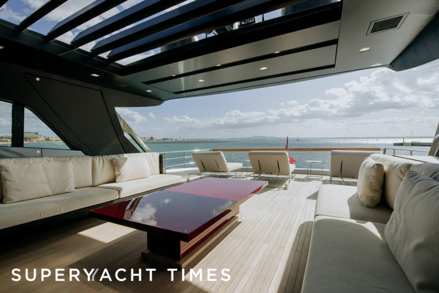 Zazzazu II yacht upper deck