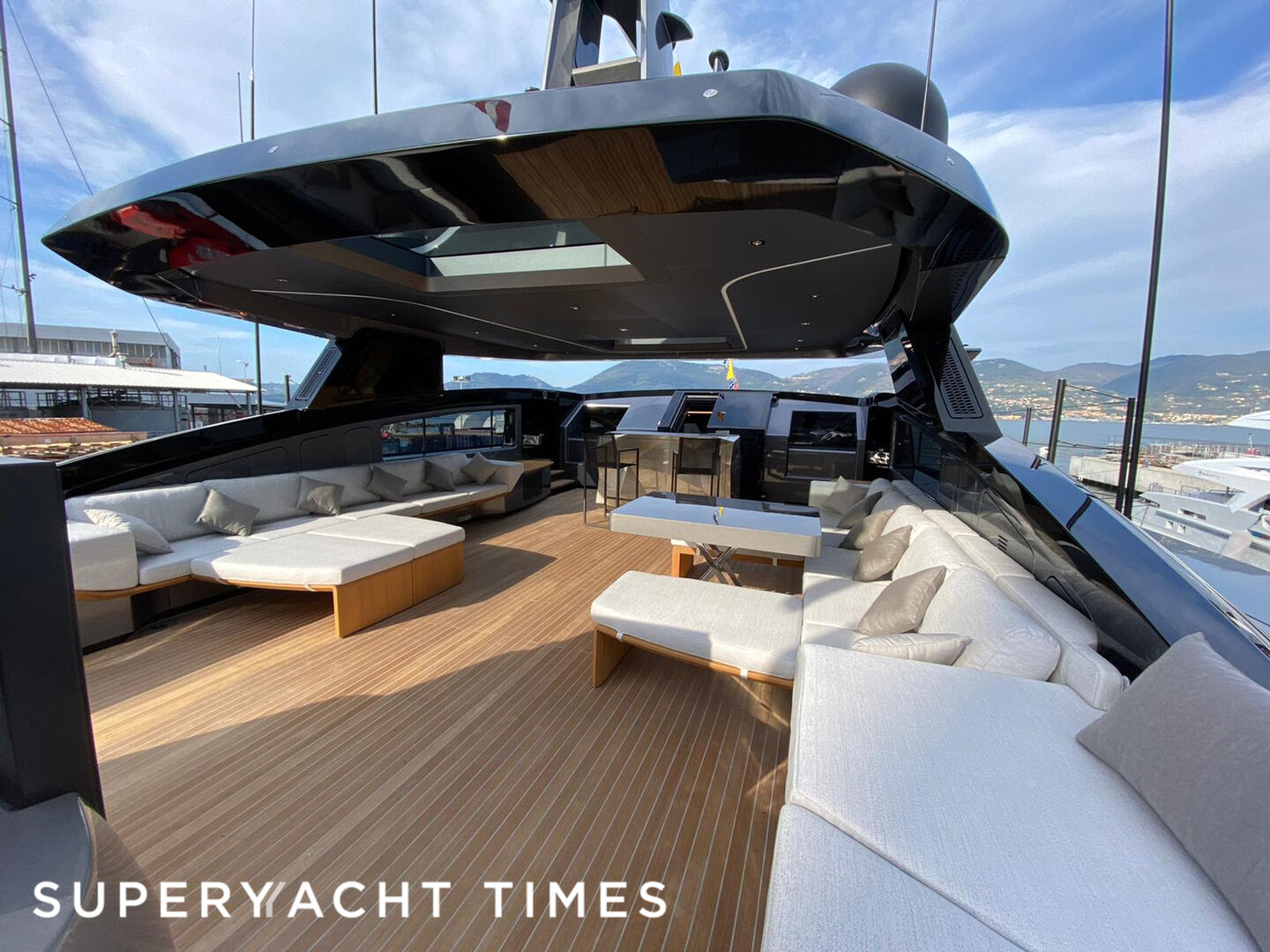 Panam yacht sun deck