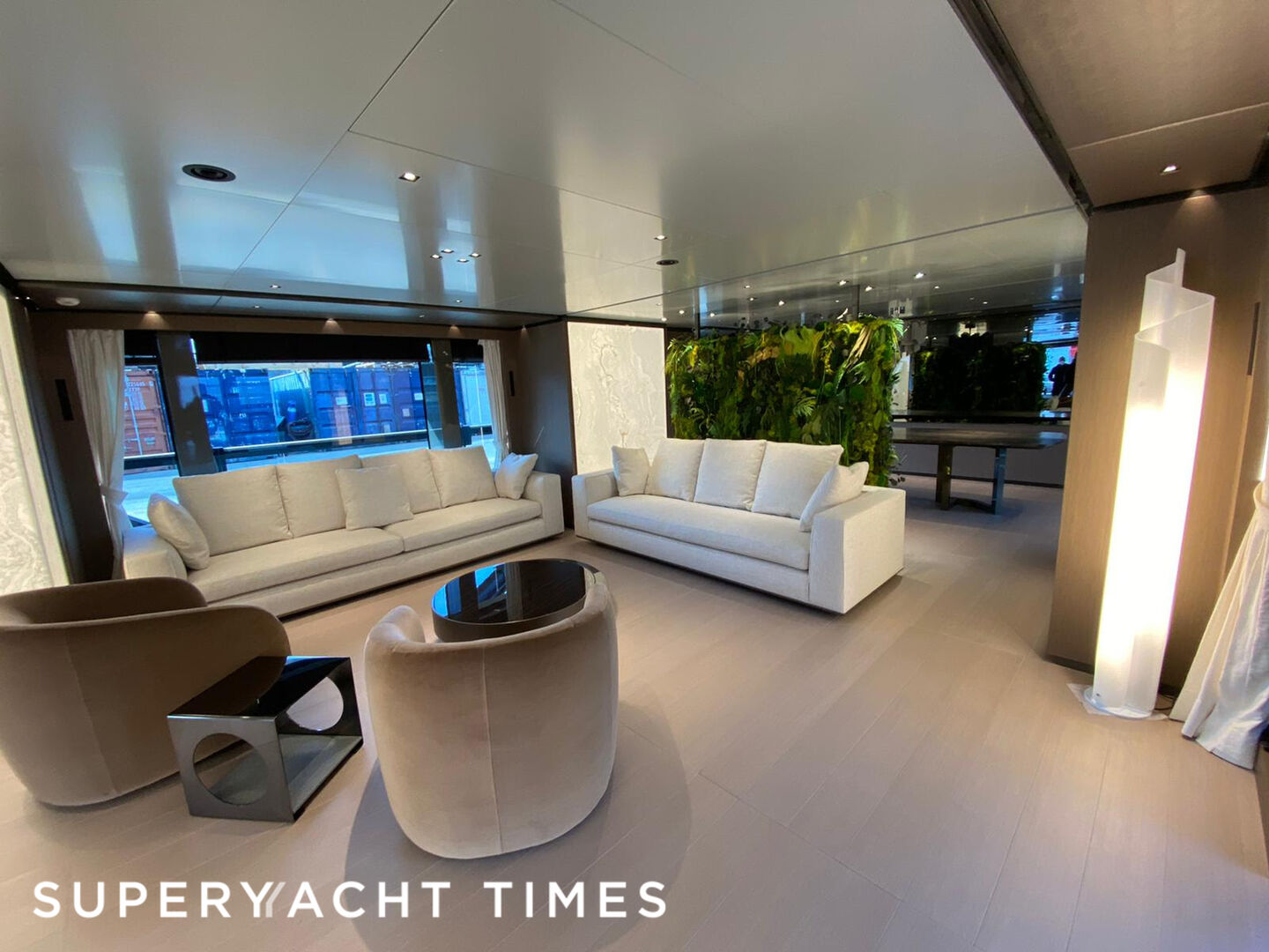 Panam yacht saloon