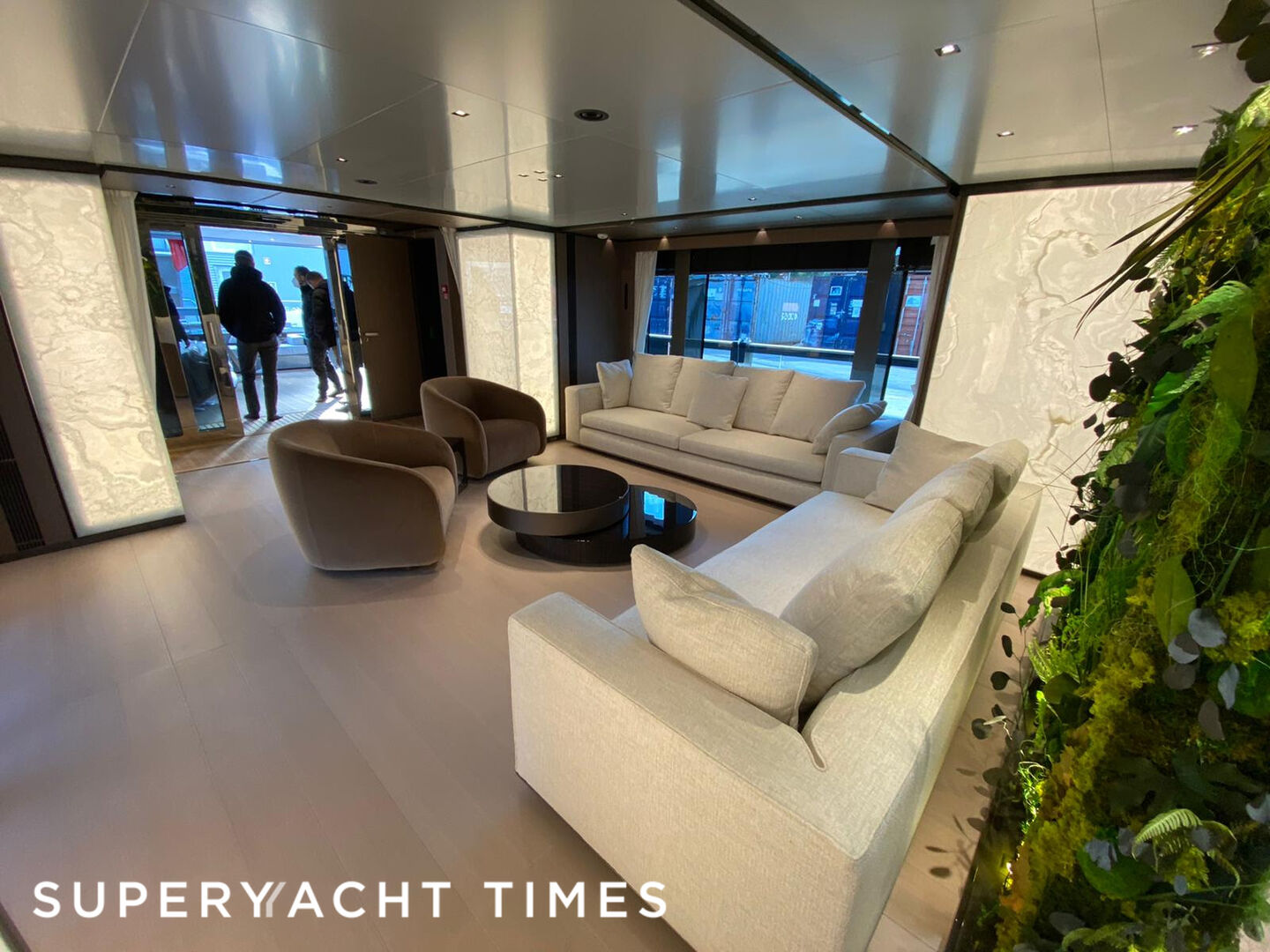 Panam yacht saloon