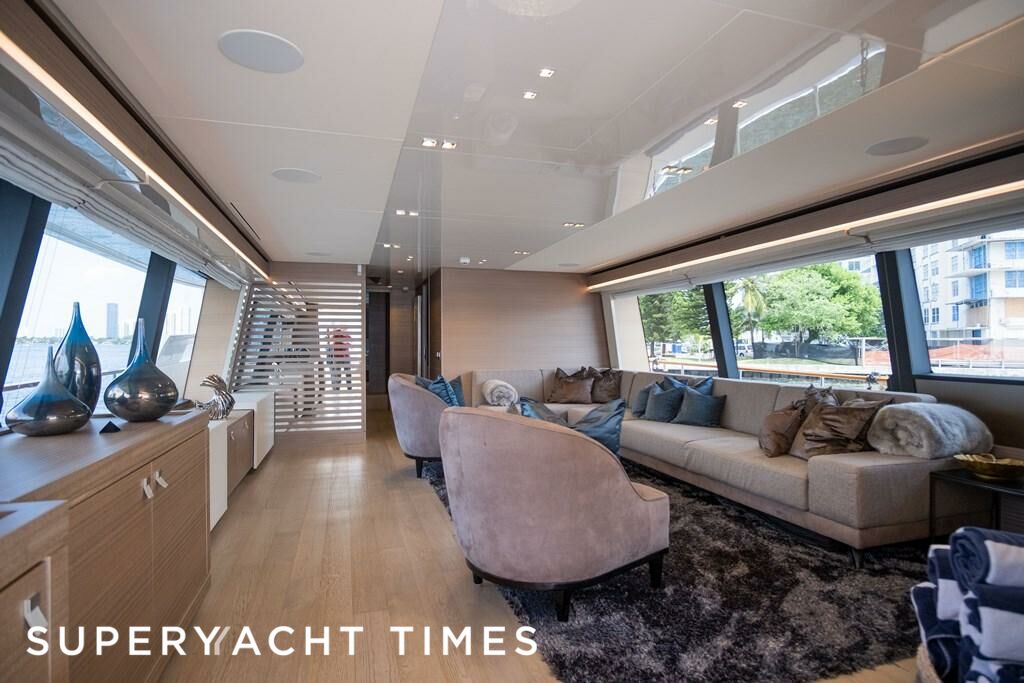 Dieval yacht saloon