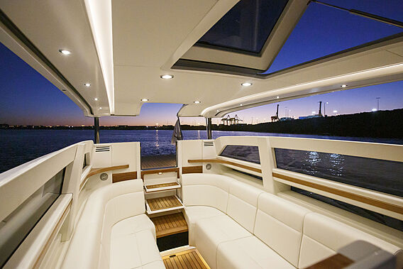 Vikal SP Range - 8.1m Limousine thumbnail