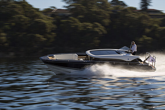 Hasna 9m Limousine thumbnail