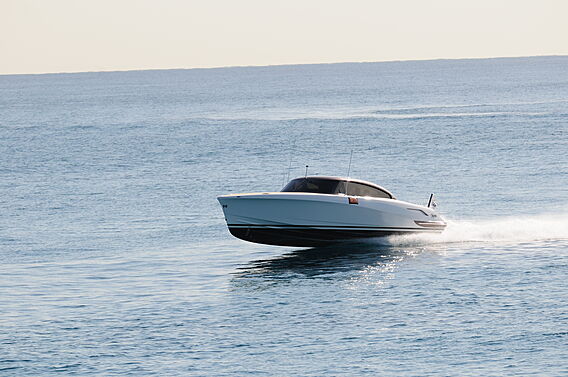 Topaz 11.25m Convertible thumbnail