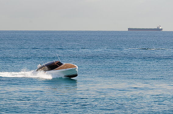 Topaz 11.25m Convertible thumbnail