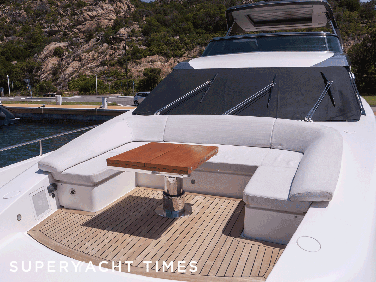 Lady E yacht foredeck 
